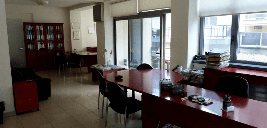 Επαγγελματική στέγη/Διαμέρισμα προς Πώληση.