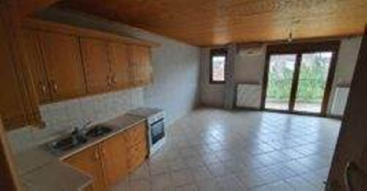 Τυχερό. Πώληση Καταστήματος και Διαμερίσματος.