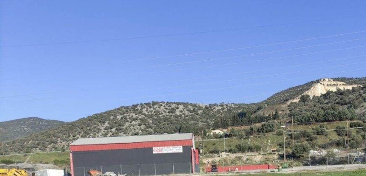 Νέα Κώμη Χρυσούπολη. Πώληση Επιχειρηματικού Κτηρίου.