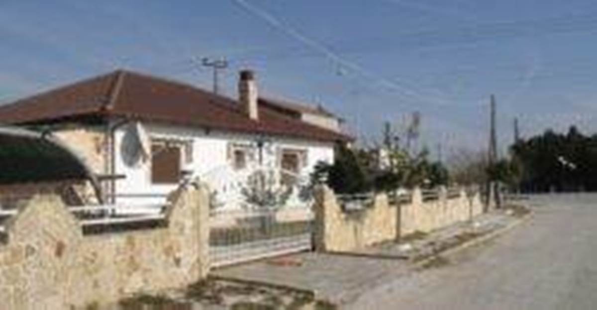 Χαιδευτό Κεραμωτής. Πώληση Μονοκατοικίας.