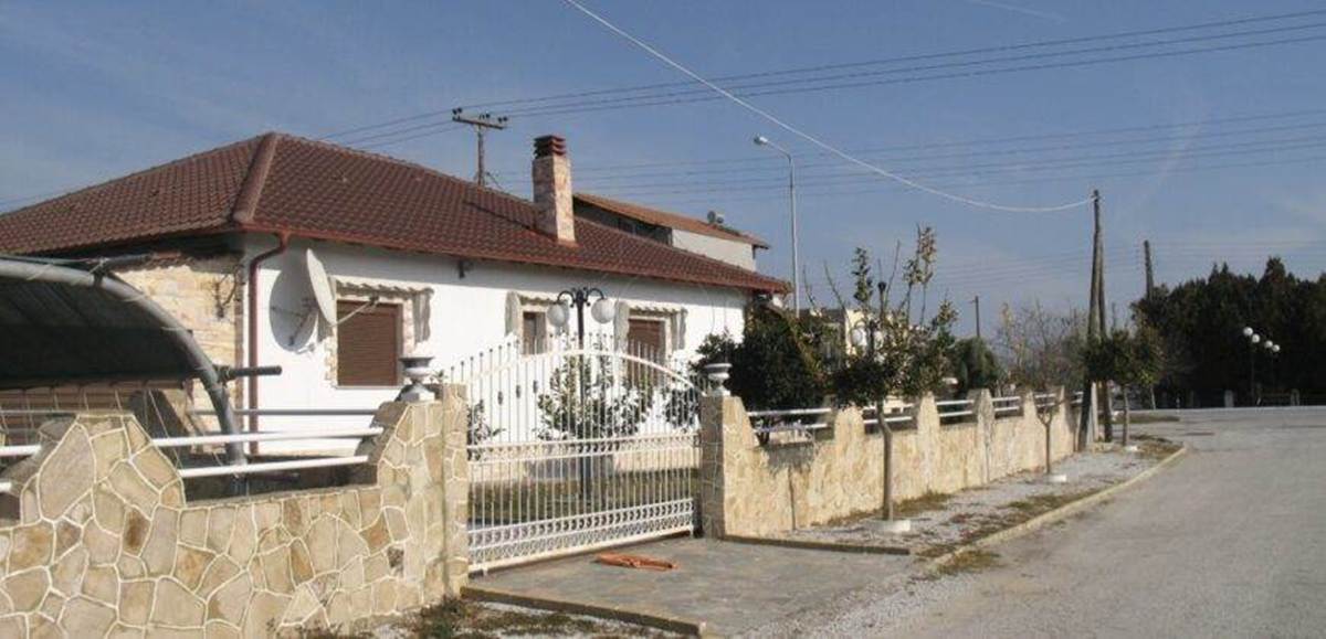 Χαιδευτό Κεραμωτής. Πώληση Μονοκατοικίας.