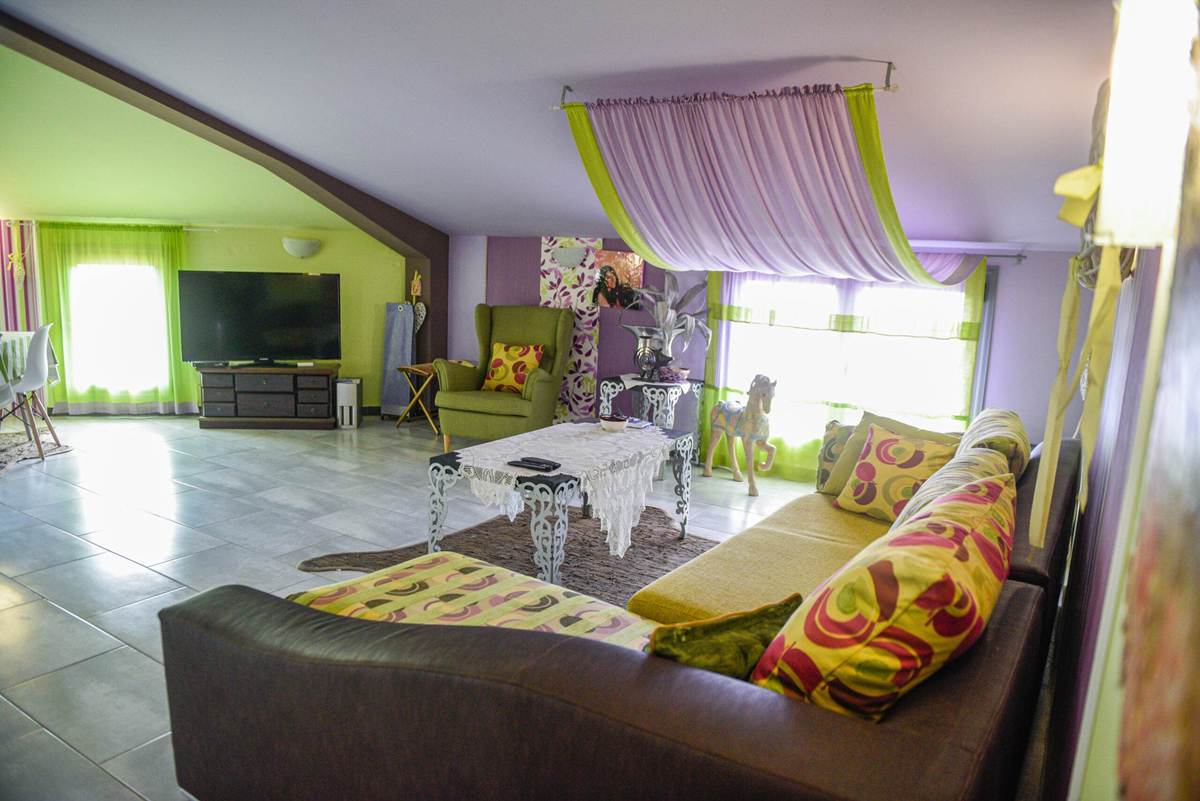 Ροδίτης Πώληση Πολυτελούς Κατοικίας.