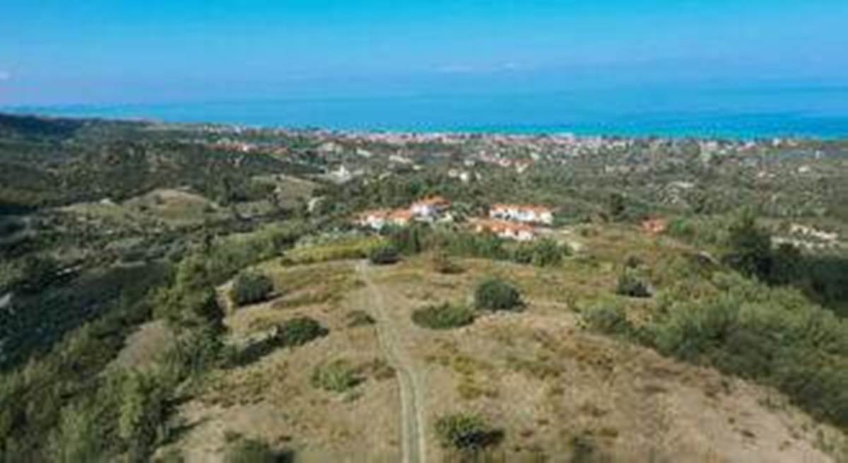 Πώληση Αγροτεμαχίου 17.000 Μ2. Κασσάνδρα Χαλκιδικής.