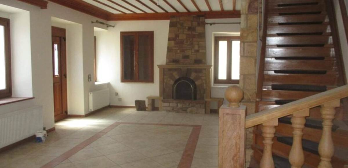 Χίος. Πώληση Μεζονέτας και Αυτόνομης Γκαρσονιέρας.