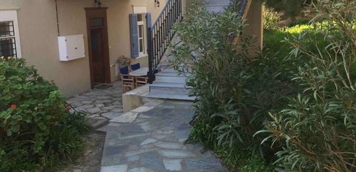 Σύρος. Πώληση Τριπλοκατοικίας.