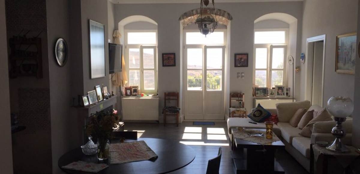 Σύρος. Πώληση Τριπλοκατοικίας.