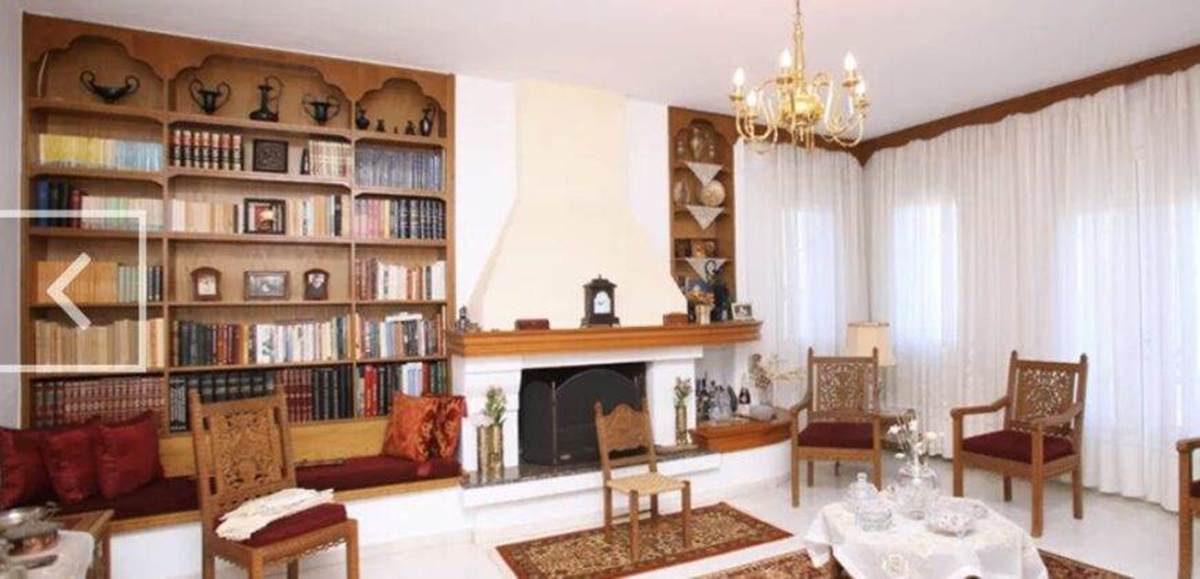 Σκόπελος. Πώληση Οροφοδιαμερίσματος150 Μ2.