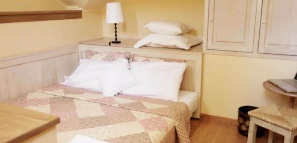 Χίος. Πώληση Ξενοδοχείου 2 ορόφων 194 Μ2.