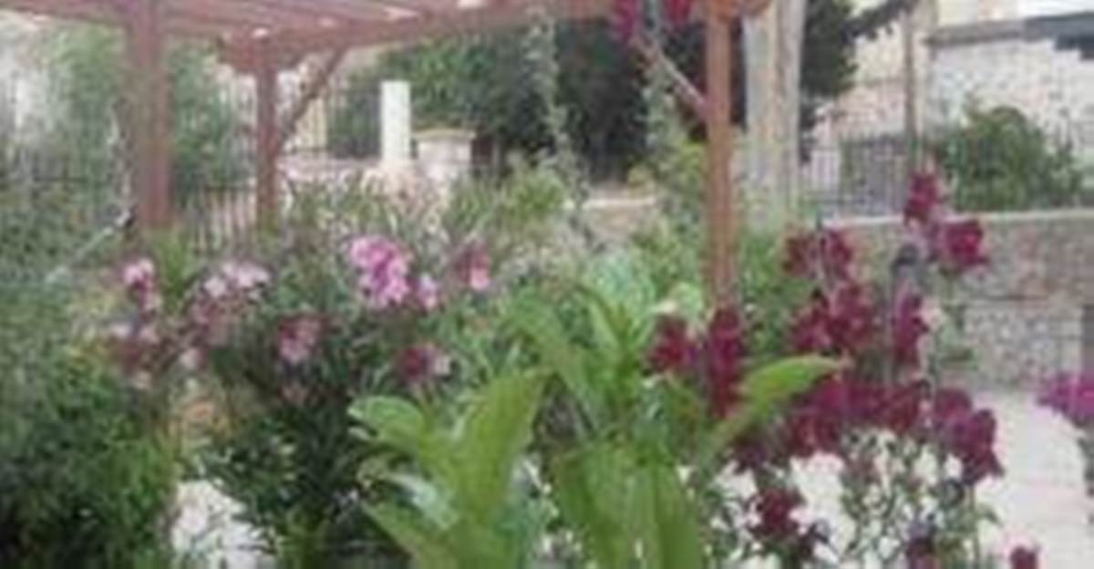 Χίος. Πώληση Ξενοδοχείου 2 ορόφων 194 Μ2.