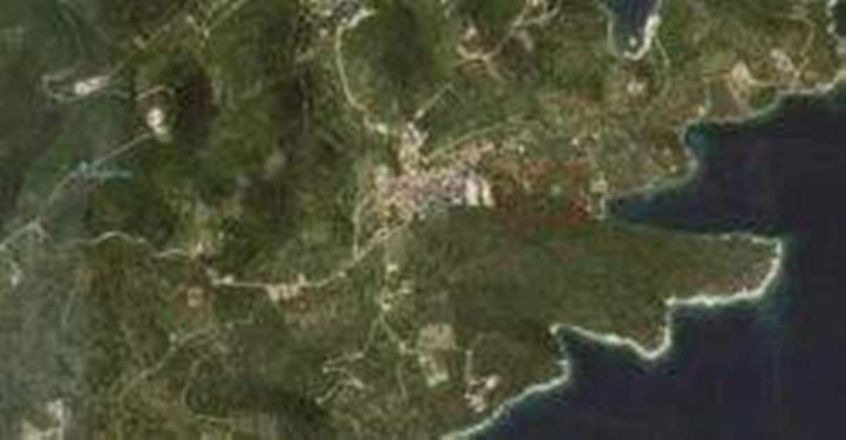 Μεγανήσι Λευκάδα. Πώληση Αγροτεμαχίου 28.000 Μ2.