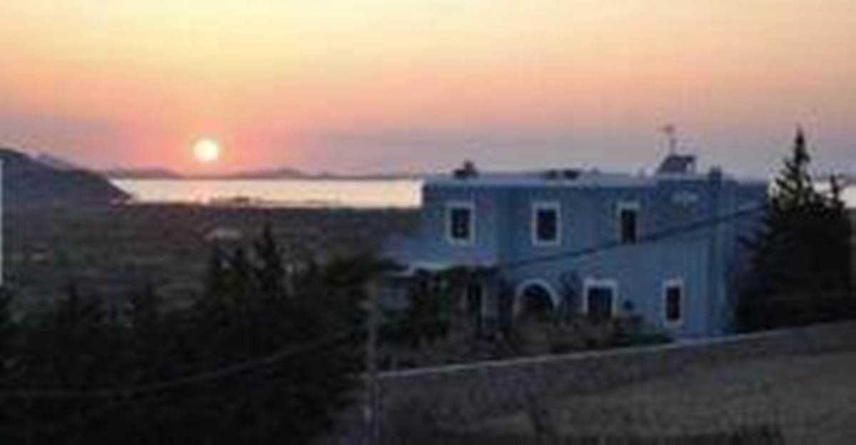 Νάξος. Πώληση Συγκροτήματος 3ων ανεξάρτητων  κατοικιών, 540 Μ2.