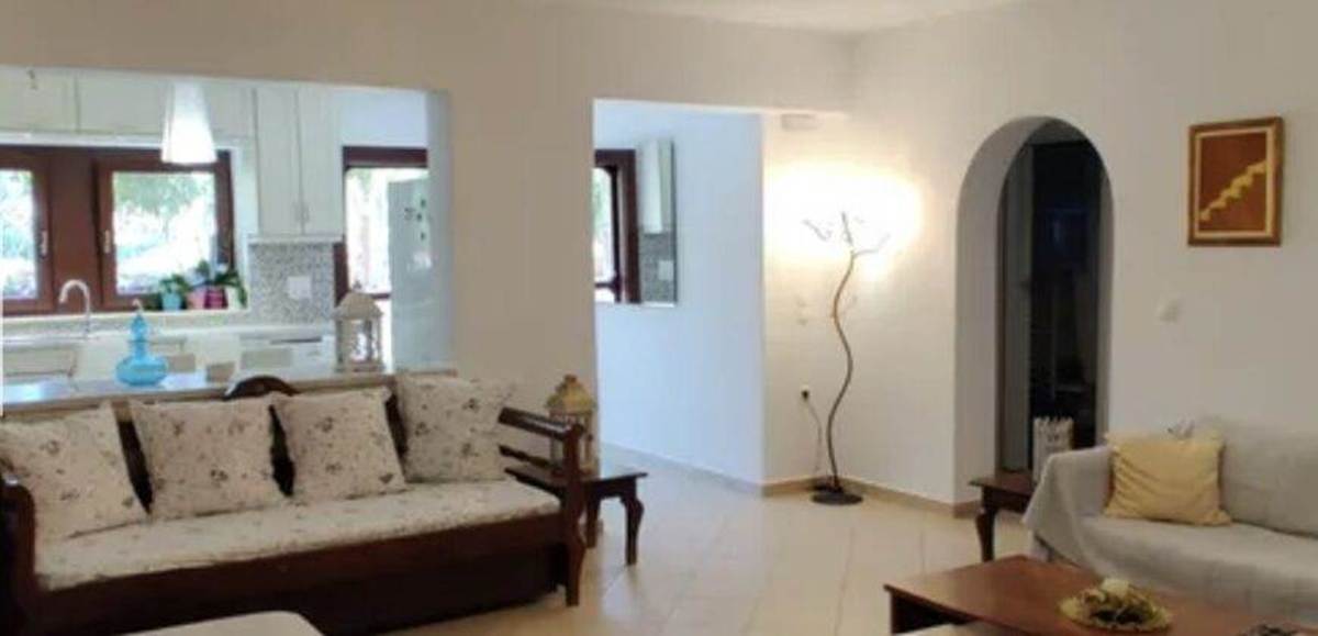 Νάξος. Πώληση Συγκροτήματος 3ων ανεξάρτητων  κατοικιών, 540 Μ2.