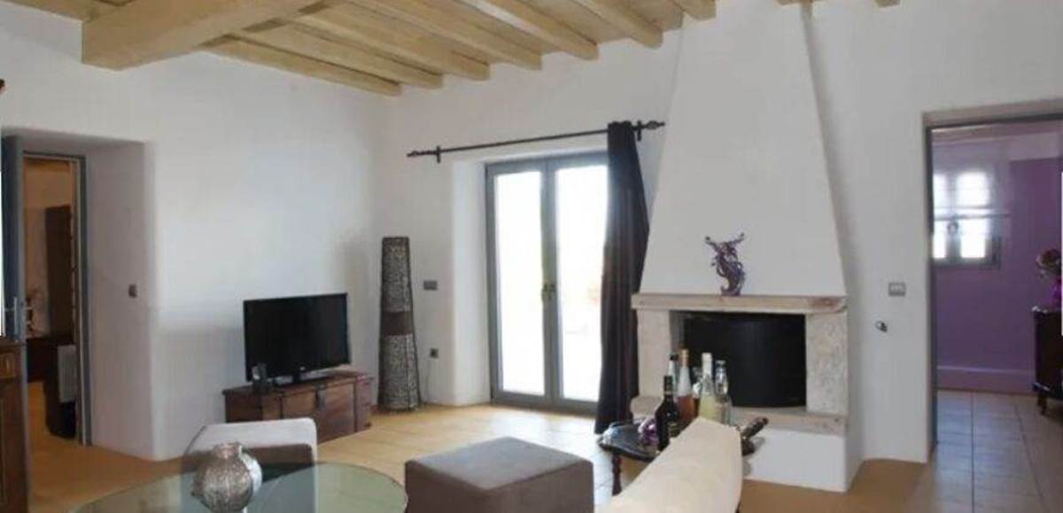 Μύκονος Άνω Μερά. Πώληση Μονοκατοικίας 240 Μ2.