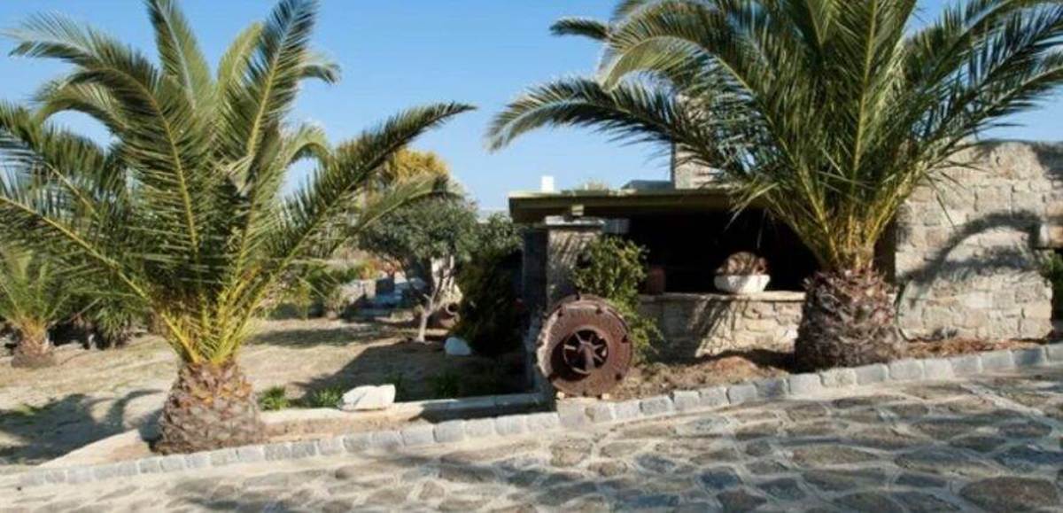 Μύκονος Άνω Μερά. Πώληση Μονοκατοικίας 240 Μ2.