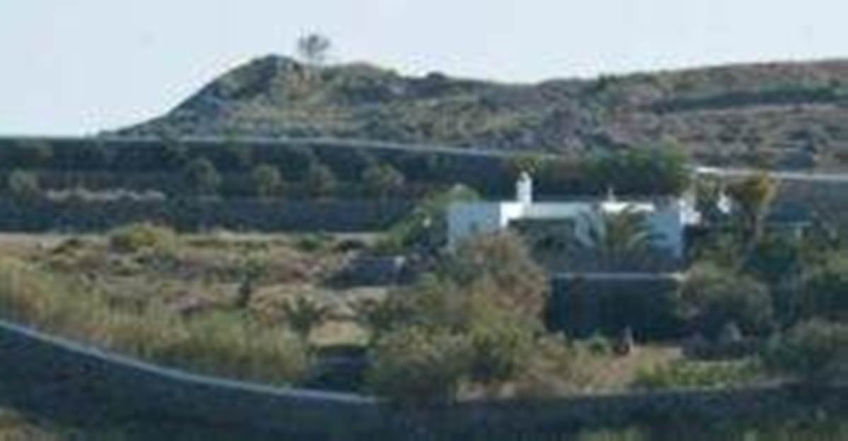 Μύκονος Άνω Μερά. Πώληση Μονοκατοικίας 240 Μ2.