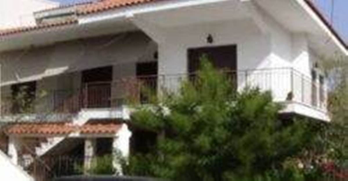 Μύρινα Λήμνου. Πώληση Διώροφου  Κτηρίου 261 Μ2.