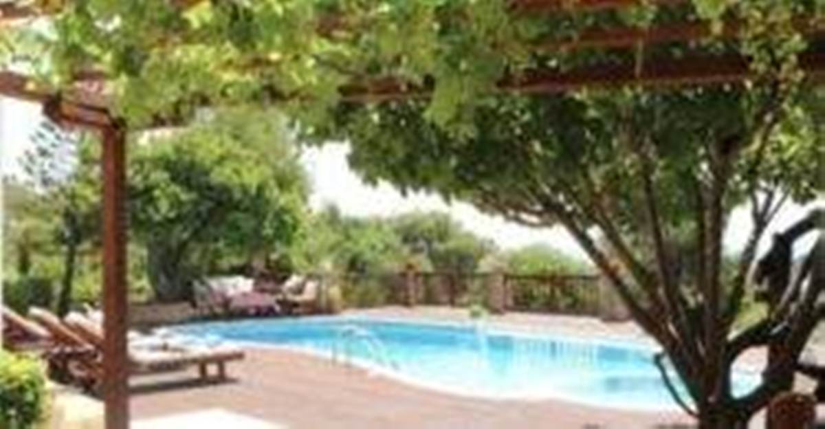 Τρούλλος Σκιάθου. Πώληση Συγκροτήματος – 3 Βίλες.