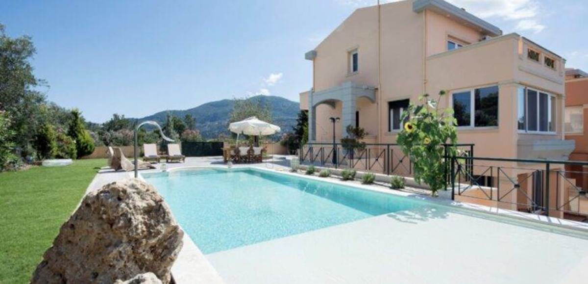 Αχίλλειο Κέρκυρα. Πώληση Συγκροτήματος 5 Βίλες.