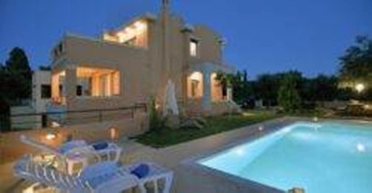 Αχίλλειο Κέρκυρα. Πώληση Συγκροτήματος 5 Βίλες.