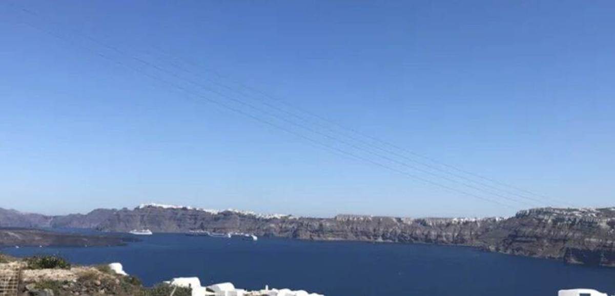 Σαντορίνη. Πώληση Οικοπέδου 2.200 Μ2.