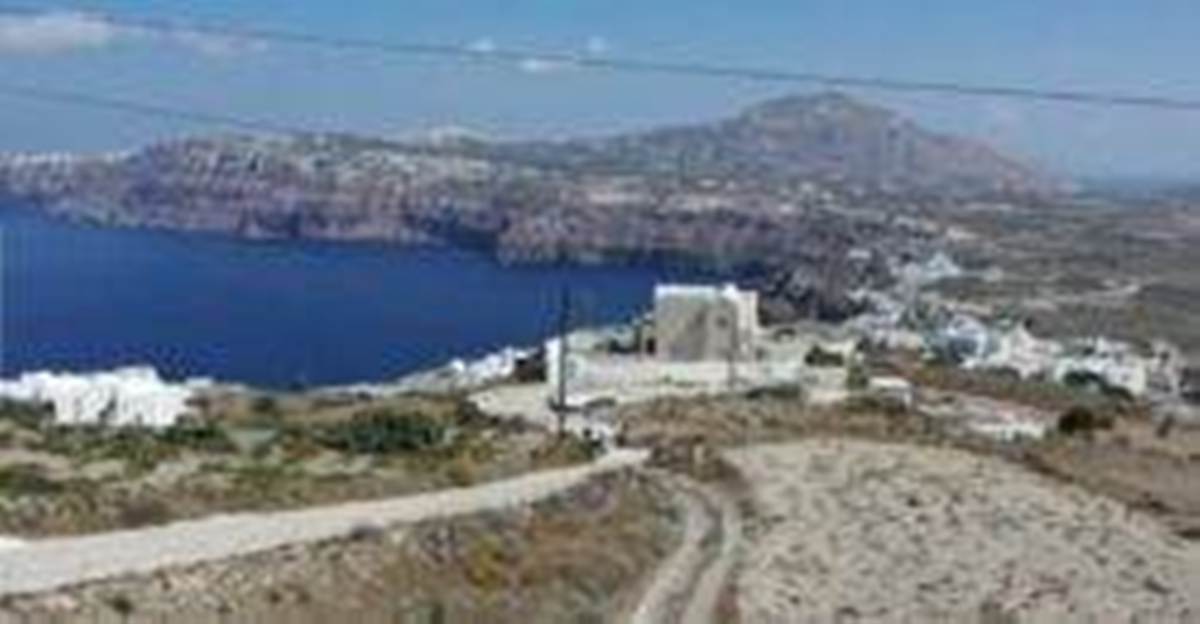 Σαντορίνη. Πώληση Οικοπέδου 2.200 Μ2.