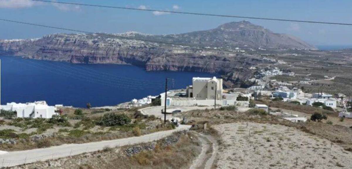 Σαντορίνη. Πώληση Οικοπέδου 2.200 Μ2.