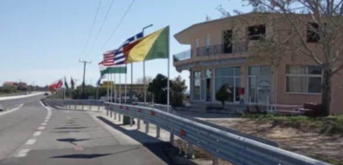 Ποτίδαια Χαλκιδικής. Πώληση Επαγγελματικού Κτηρίου.