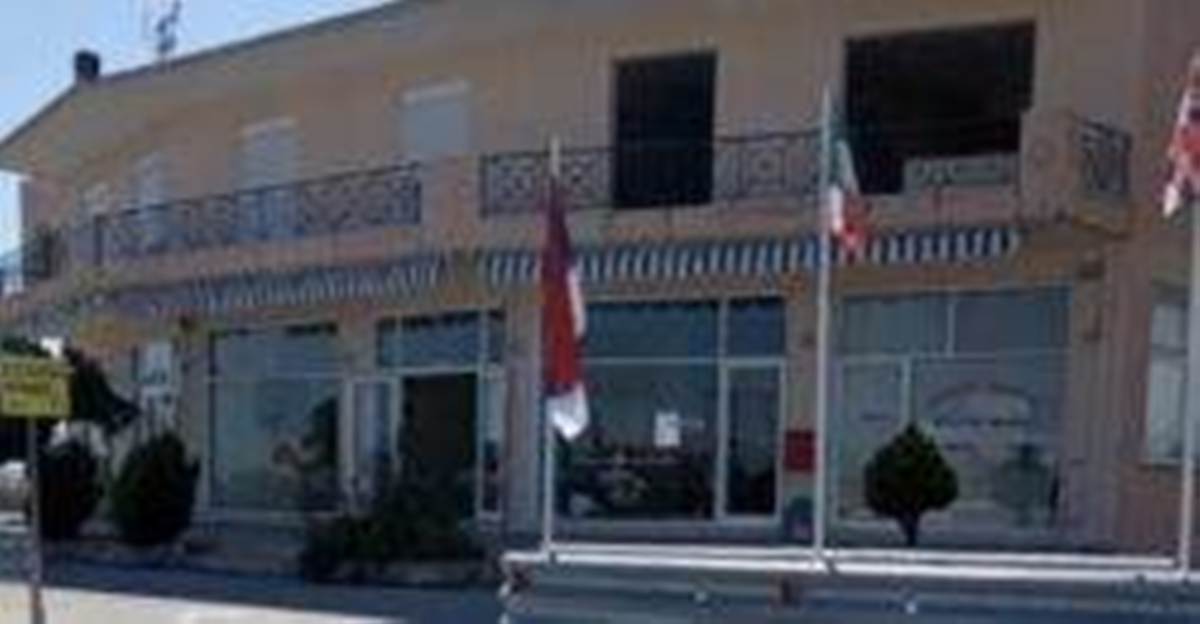 Ποτίδαια Χαλκιδικής. Πώληση Επαγγελματικού Κτηρίου.