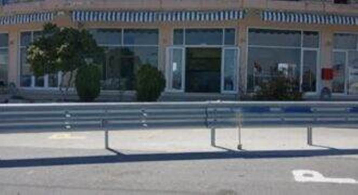 Ποτίδαια Χαλκιδικής. Πώληση Επαγγελματικού Κτηρίου.