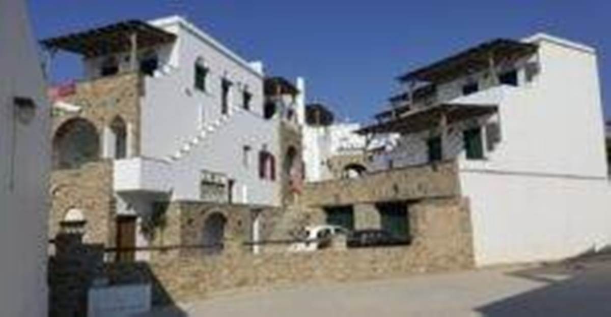 Τήνος Λαούτη. Πώληση Συγκροτήματος 14 Διαμερισμάτων.