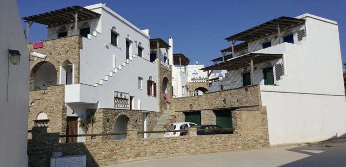 Τήνος Λαούτη. Πώληση Συγκροτήματος 14 Διαμερισμάτων.
