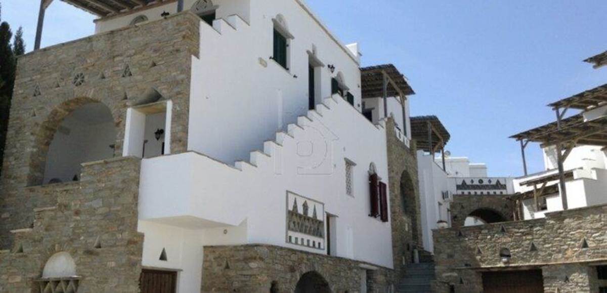 Τήνος Λαούτη. Πώληση Συγκροτήματος 14 Διαμερισμάτων.
