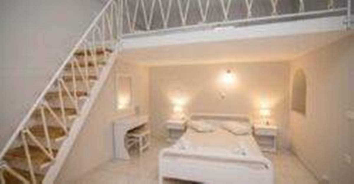 Τήνος Λαούτη. Πώληση Συγκροτήματος 14 Διαμερισμάτων.