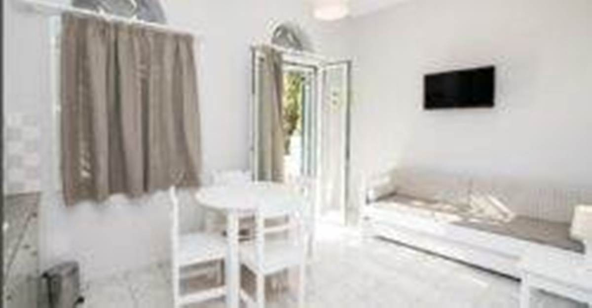 Τήνος Λαούτη. Πώληση Συγκροτήματος 14 Διαμερισμάτων.