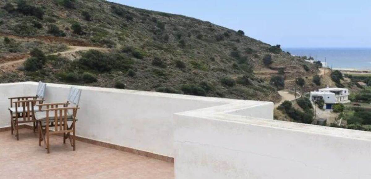 Άνδρος Μπατσί. Πώληση – 2 Βίλες 389 Μ2.