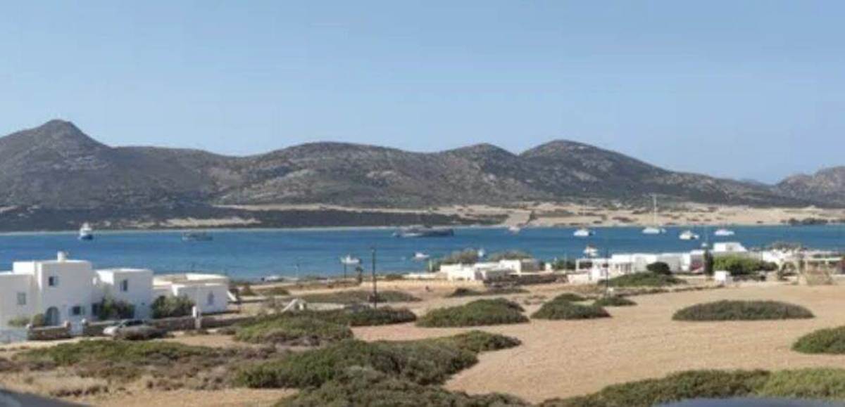 Αντίπαρος, Αγ. Γεώργιος. Πώληση Συγκροτήματος 4 Διαμερισμάτων 302 Μ2.