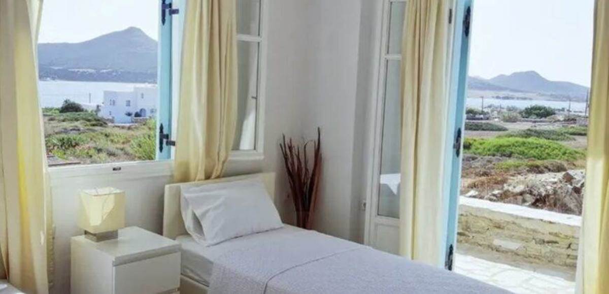 Αντίπαρος, Αγ. Γεώργιος. Πώληση Συγκροτήματος 4 Διαμερισμάτων 302 Μ2.