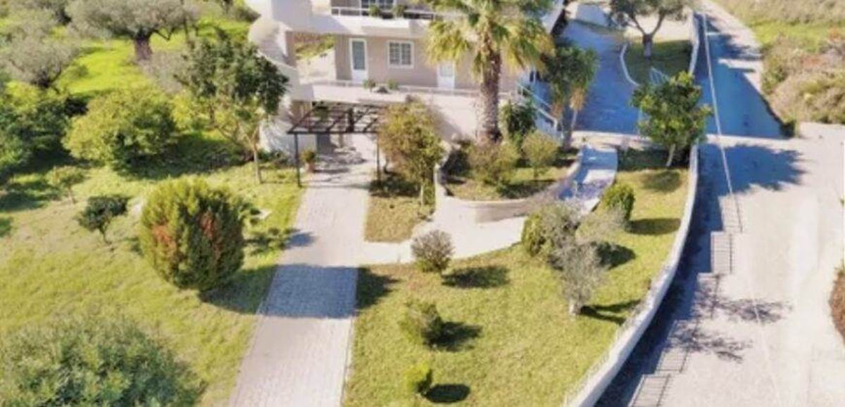 Ρόδος Άφαντος. Πώληση Ξενοδοχείου 15 Δωματίων 450 Μ2.