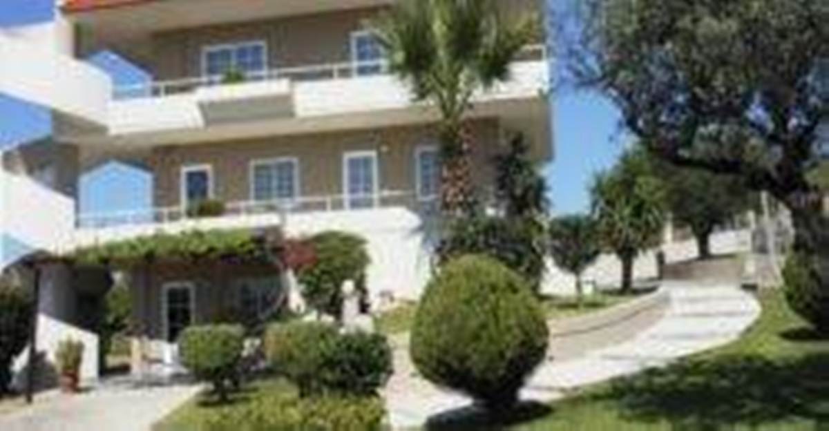 Ρόδος Άφαντος. Πώληση Ξενοδοχείου 15 Δωματίων 450 Μ2.