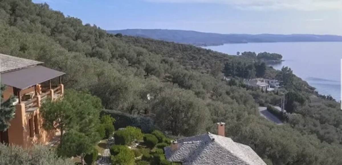 Πήλιο. Πώληση 2 Βίλες  80 + 175 Μ2.