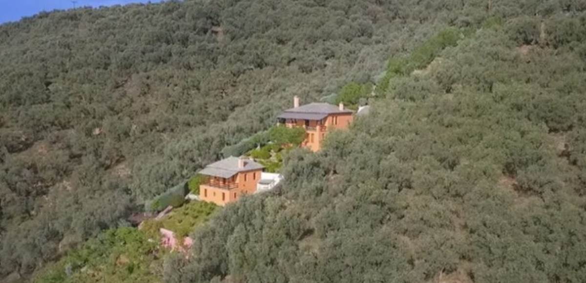 Πήλιο. Πώληση 2 Βίλες  80 + 175 Μ2.