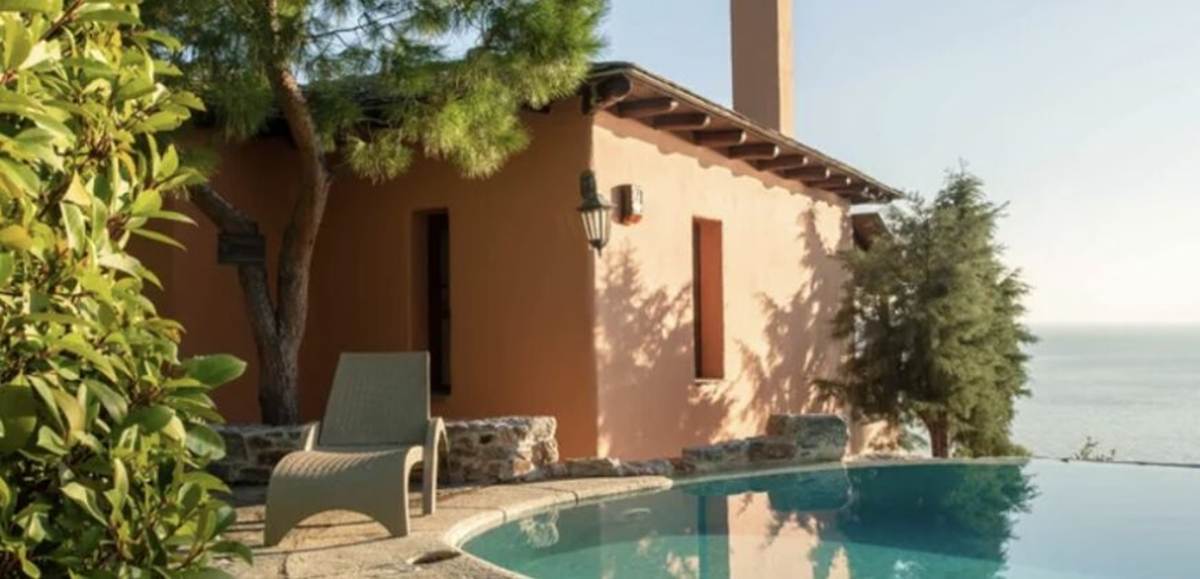 Πήλιο. Πώληση 2 Βίλες  80 + 175 Μ2.