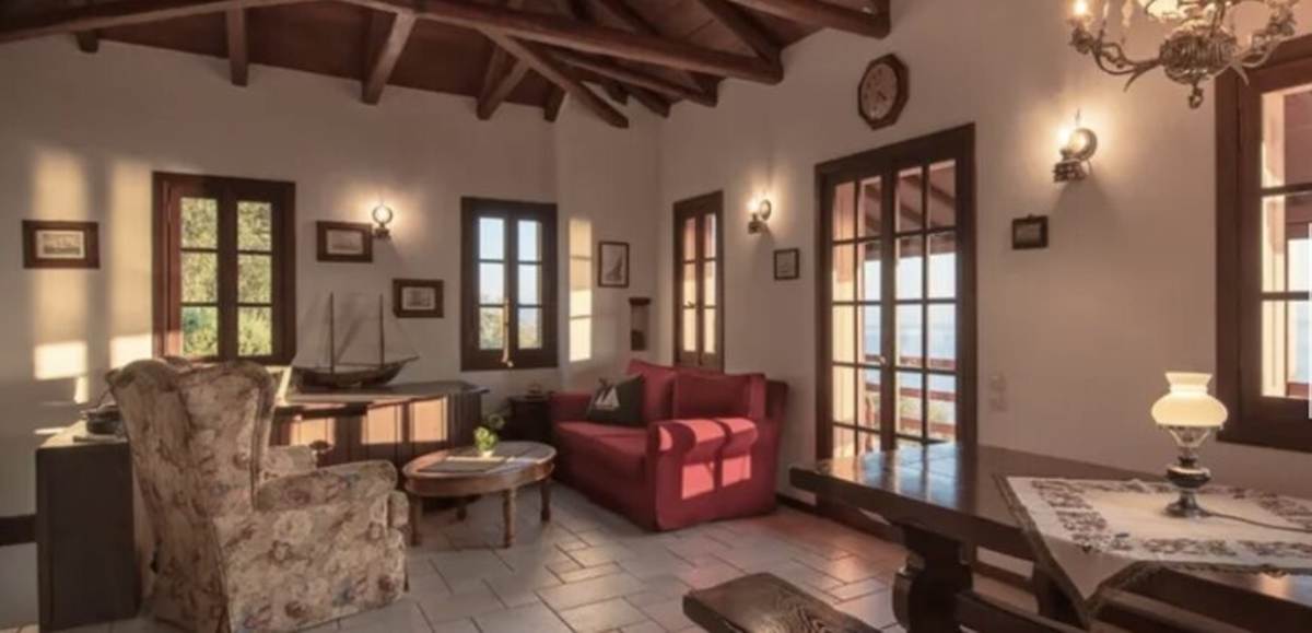 Πήλιο. Πώληση 2 Βίλες  80 + 175 Μ2.