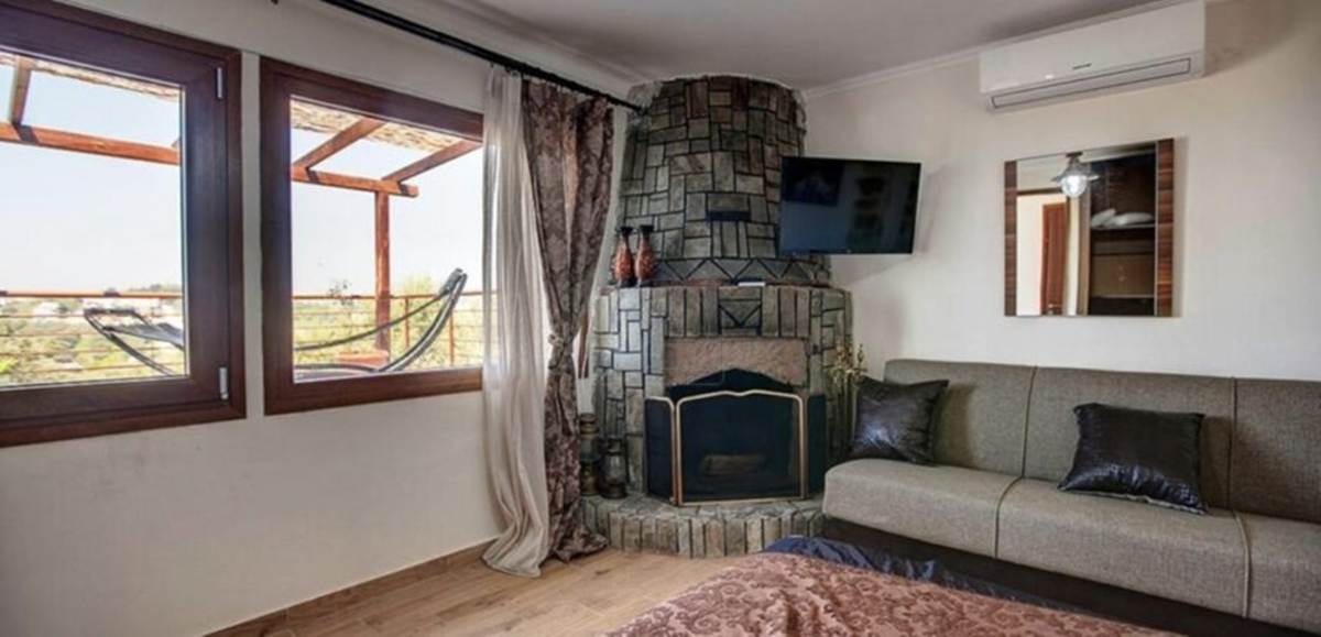 Νέα Μουδανιά Χαλκιδικής. Πώληση Βίλας 400 Μ2.