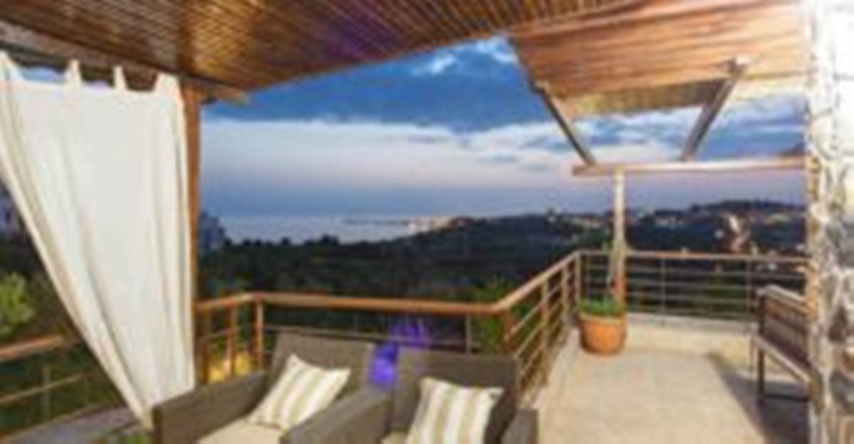 Νέα Μουδανιά Χαλκιδικής. Πώληση Βίλας 400 Μ2.