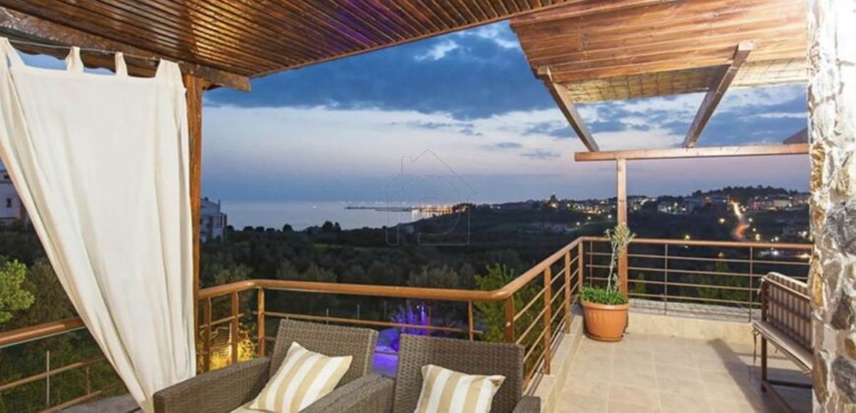 Νέα Μουδανιά Χαλκιδικής. Πώληση Βίλας 400 Μ2.