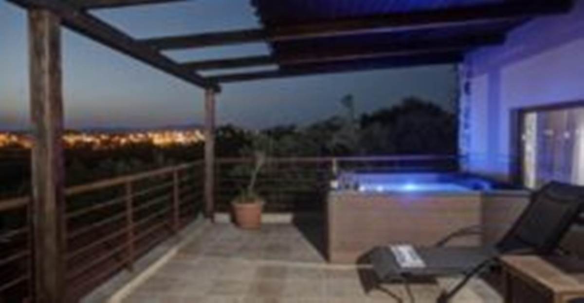 Νέα Μουδανιά Χαλκιδικής. Πώληση Βίλας 400 Μ2.