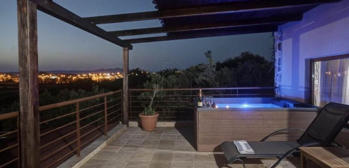 Νέα Μουδανιά Χαλκιδικής. Πώληση Βίλας 400 Μ2.