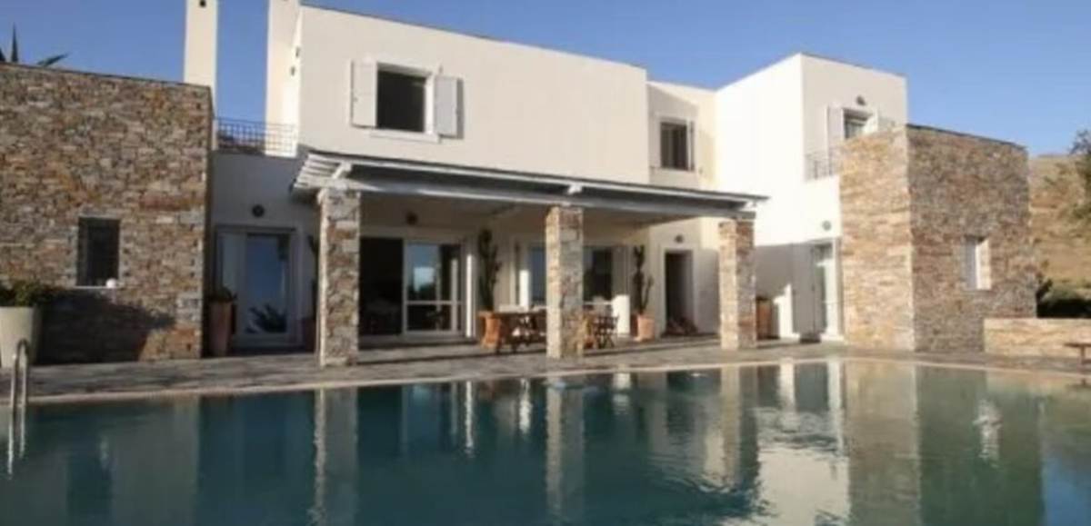 Κάρυστος Εύβοια. Πώληση Βίλας 367 Μ2.