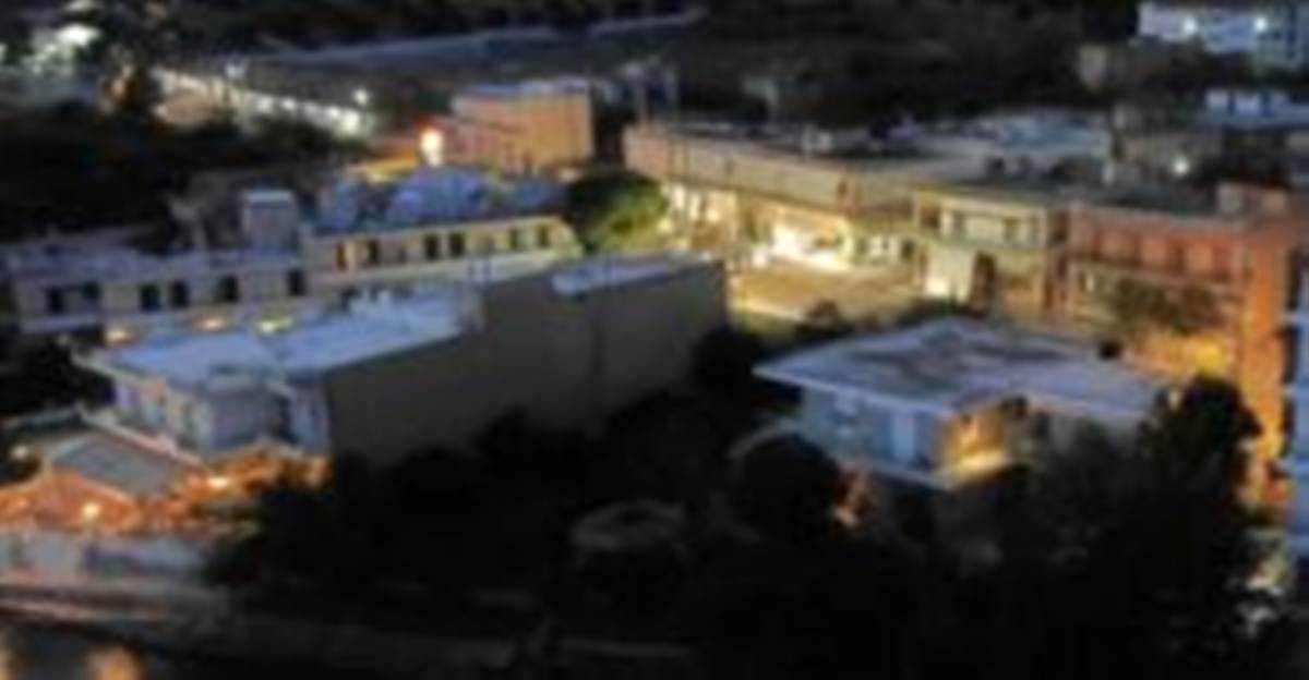 Αμάρυνθος Εύβοιας. Πώληση 2 οικοπέδων 1.000 Μ2. με κτήριο 300 Μ2.